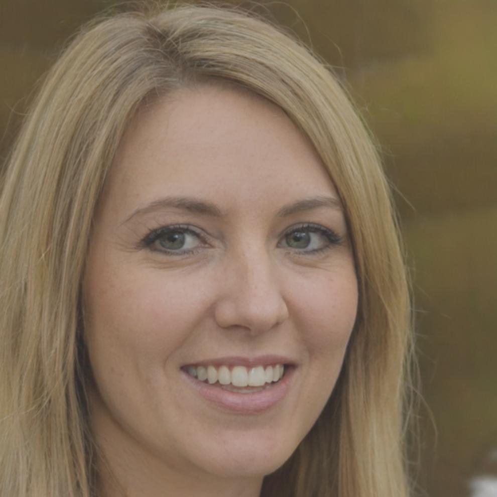 Maria Santos, Business Consultant